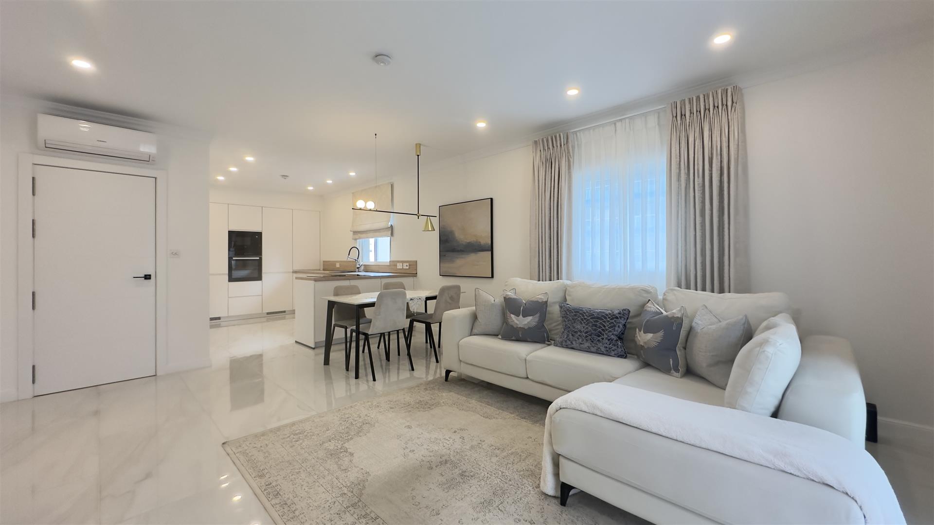 Image of Apartment - 3 Bedrooms - 2 Bathrooms for Sale in Marina Views-Gibraltar, Image 2